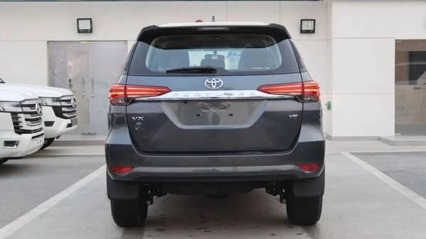Toyota Fortuner 4.0L V6 PETROL