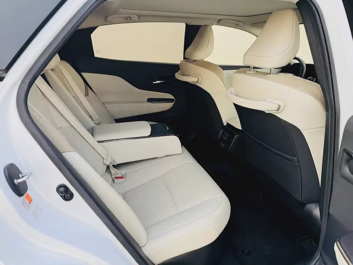 AED 2804 PM | TOYOTA CROWN PLATINUM HYBRID 2023 |AGENCY WARRANTY & SERVICE CONTRACT JUNE 2029 | GCC-14-14