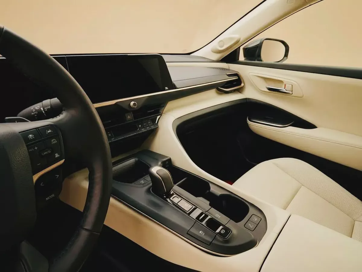 AED 2804 PM | TOYOTA CROWN PLATINUM HYBRID 2023 |AGENCY WARRANTY & SERVICE CONTRACT JUNE 2029 | GCC-8-8