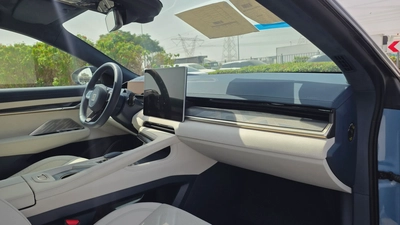 ZEEKR 001 AWD (Blue White)-18