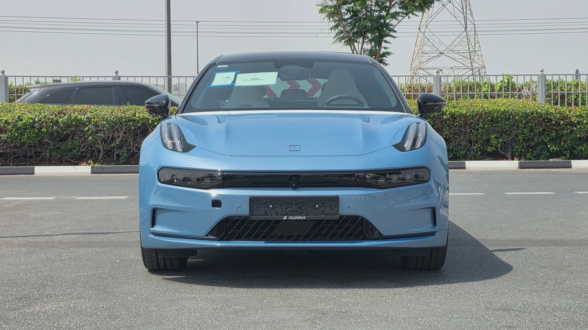 ZEEKR 001 AWD (Blue White)-2-2