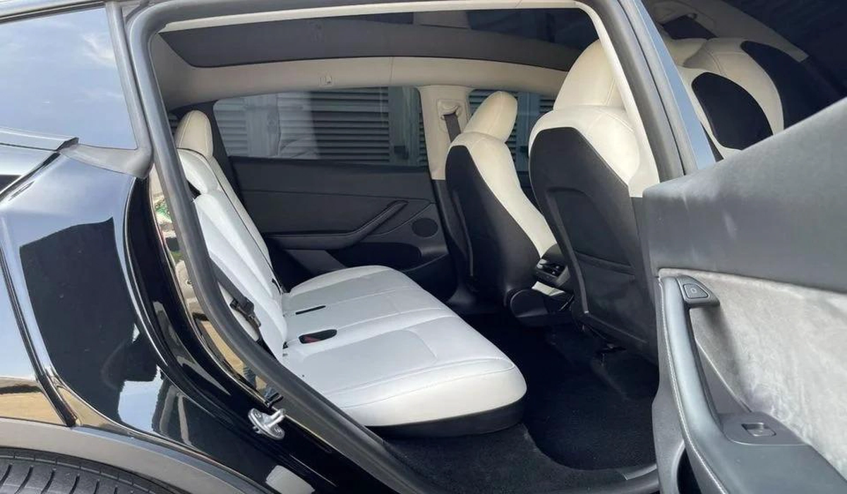 Tesla Model Y LONG RANGE AWD GCC SPECIFICATION -TESLA CENTRE DUBAI - AED 150,000-13-13