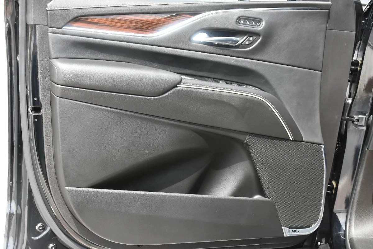 ESCALADE PREMIUM LUXURY 2021 | BLACK-6-6