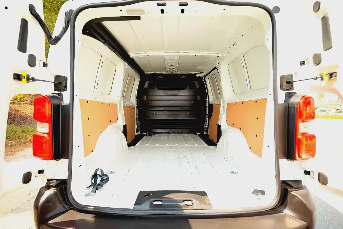 Peugeot Expert | Delivery Van | Automatic Diesel | GCC Specs | Ref#P01276-6-6