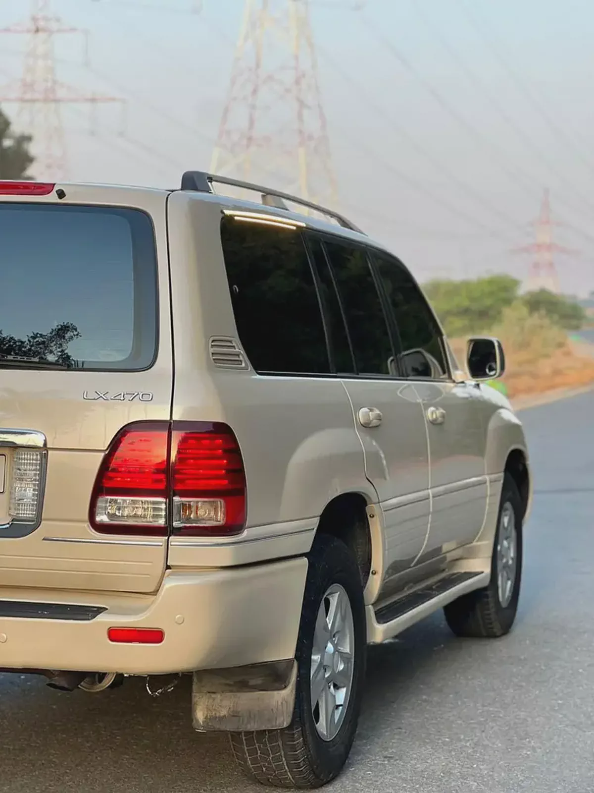 Lexus LX 470 2003 American Specs - Excellent Condition-8-8