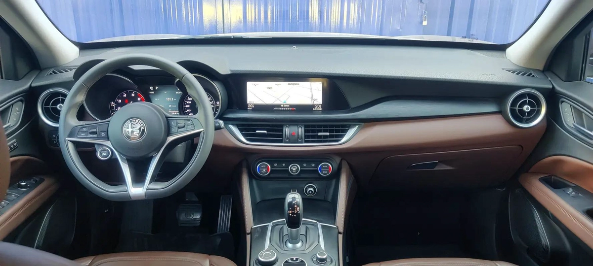 Alfa Romeo Stelvio 2018 | GCC | Single Owner | Full Agency Serviced-5-5