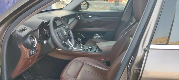 Alfa Romeo Stelvio 2018 | GCC | Single Owner | Full Agency Serviced