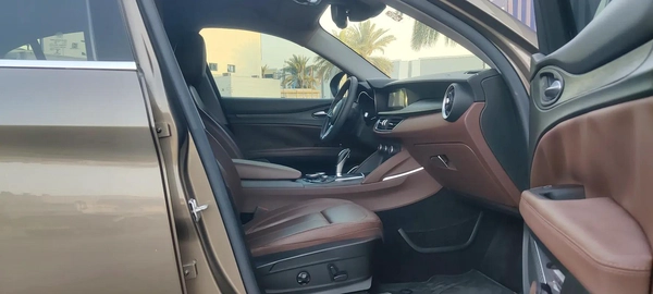 Alfa Romeo Stelvio 2018 | GCC | Single Owner | Full Agency Serviced