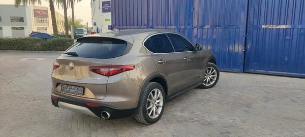 Alfa Romeo Stelvio 2018 | GCC | Single Owner | Full Agency Serviced