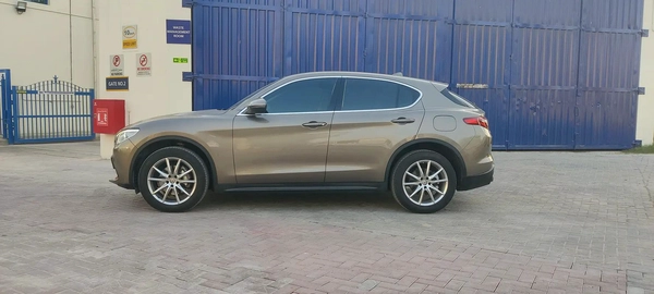 Alfa Romeo Stelvio 2018 | GCC | Single Owner | Full Agency Serviced