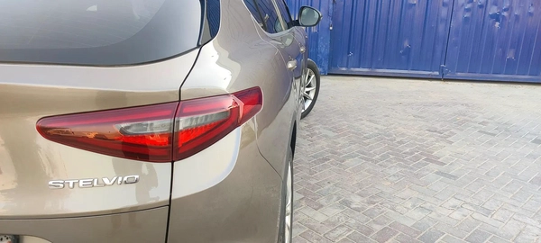 Alfa Romeo Stelvio 2018 | GCC | Single Owner | Full Agency Serviced