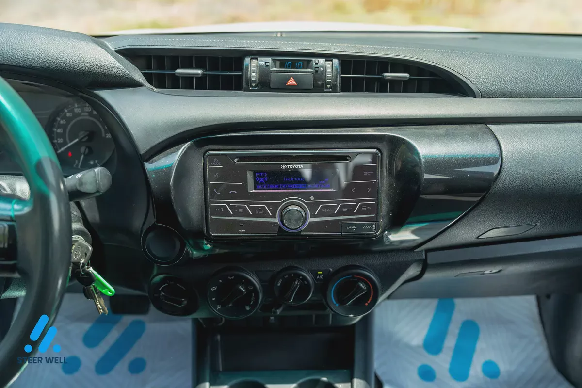 2018 Toyota Hilux GL Petrol Automatic Transmission GCC Specs-14-14