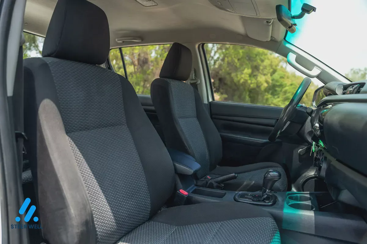2018 Toyota Hilux GL Petrol Automatic Transmission GCC Specs-16-16
