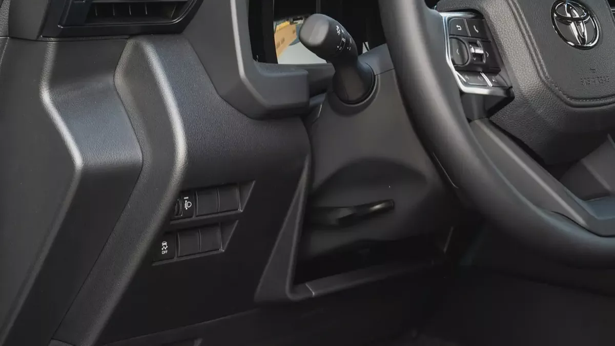 Brand New 2026 Toyota Land Cruiser GXR 4.0L | GCC Specs | 0KM-18-18
