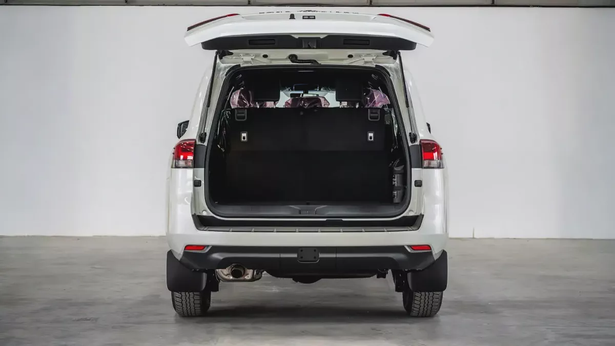 Brand New 2026 Toyota Land Cruiser GXR 4.0L | GCC Specs | 0KM-3-3