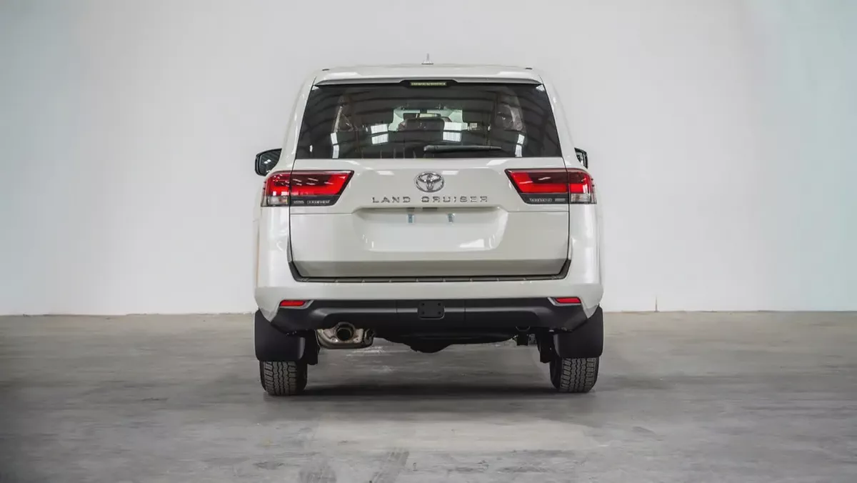 Brand New 2026 Toyota Land Cruiser GXR 4.0L | GCC Specs | 0KM-4-4