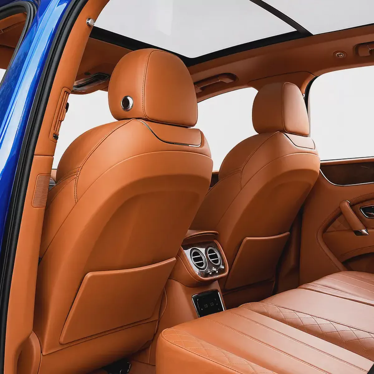 AED 5,751 P.M • 0% Downpayment •  Bentley Bentayga W12 • 1 Year Warranty-12-12