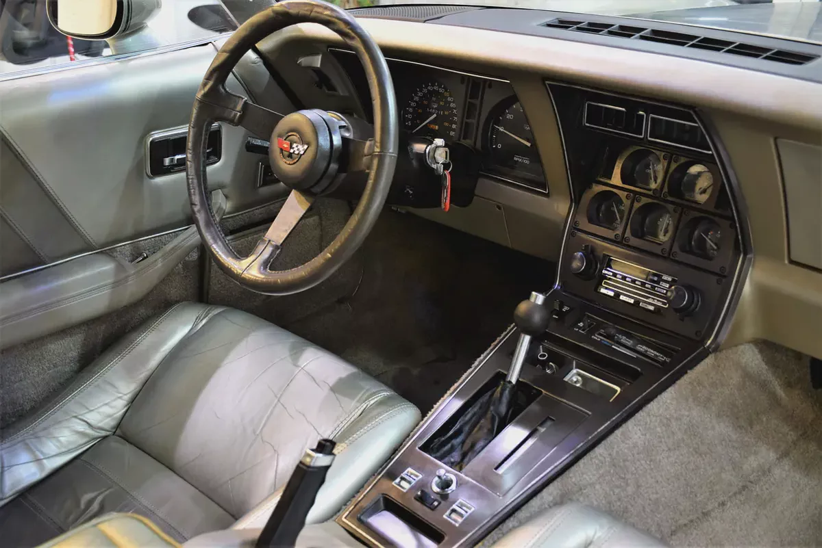 Chevrolet Corvette C3 ( COLLECTOR EDITION ) 1982 Model! in Copper / Golden Color! American Specs-11-11