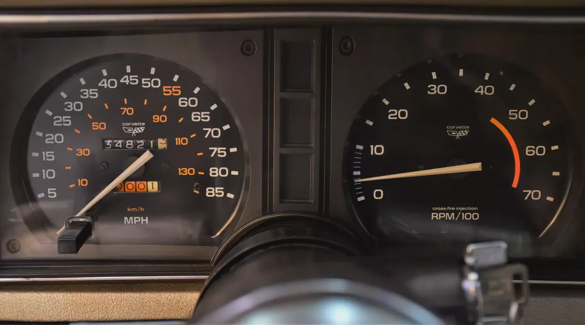 Chevrolet Corvette C3 ( COLLECTOR EDITION ) 1982 Model! in Copper / Golden Color! American Specs-13-13