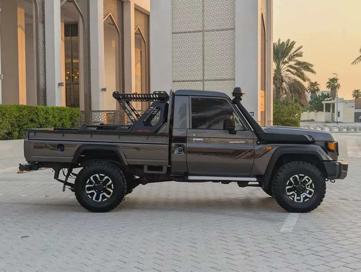 TOYOTA LAND CRUISER 70 Series Pickup 2008 Facelifted 2026 4.2L V6 1HZ Diesel Engine-4-4