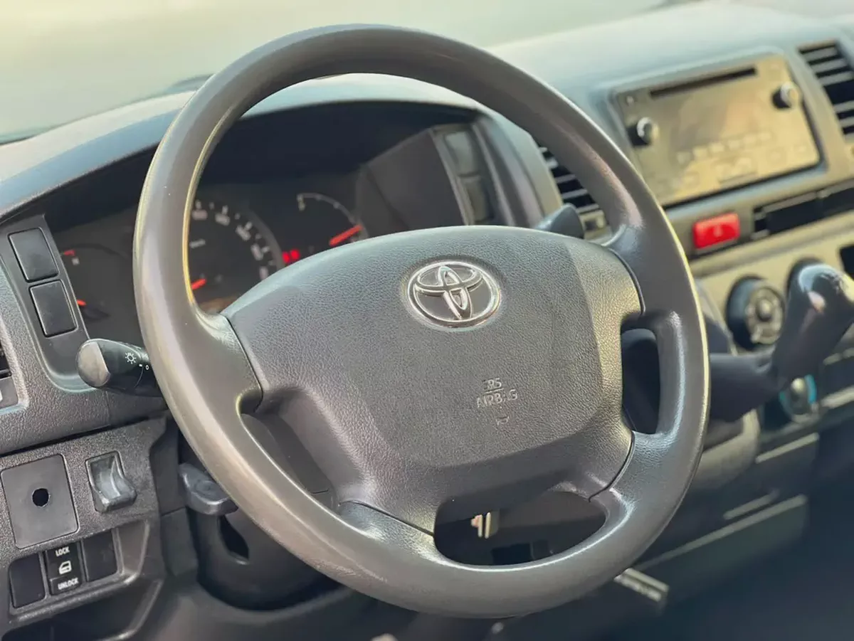 2016 Toyota Hiace | Cargo Van | Manual | GCC | Ref#1120-12-12