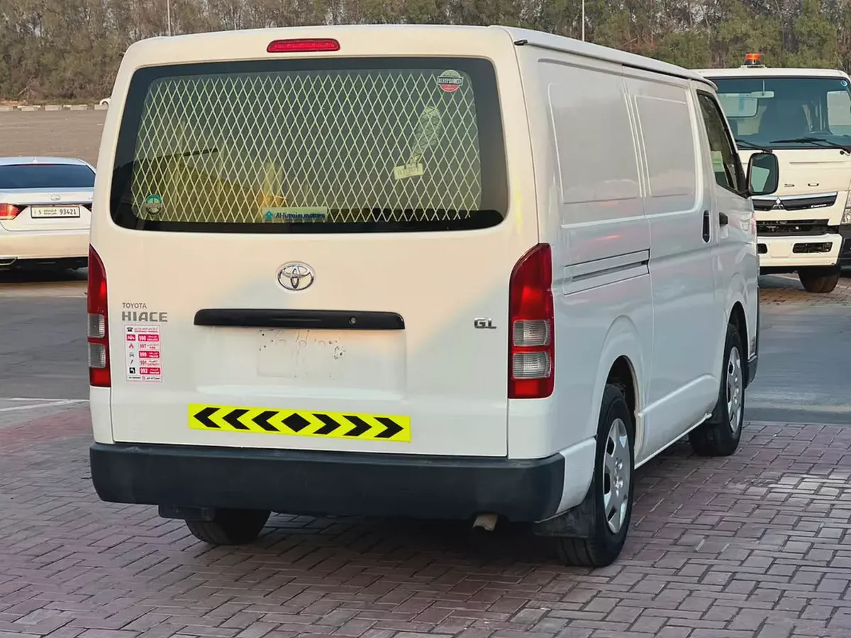 2016 Toyota Hiace | Cargo Van | Manual | GCC | Ref#1120-5-5
