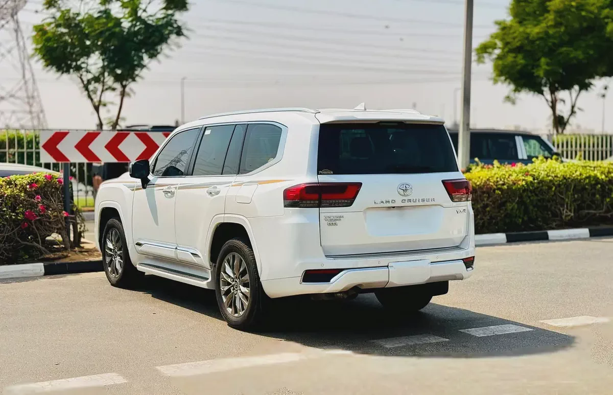 Toyota Land Cruiser VXR 3.3L Diesel 2023 GCC Specs Very Good COndition-3-3
