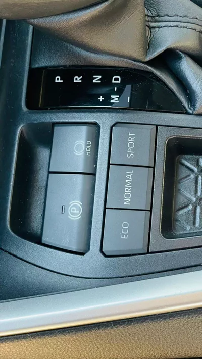 Toyota RAV4 EX 2.5L (2WD) EX-9