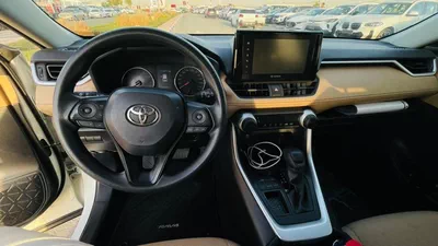 Toyota RAV4 EX 2.5L (2WD) EX-8