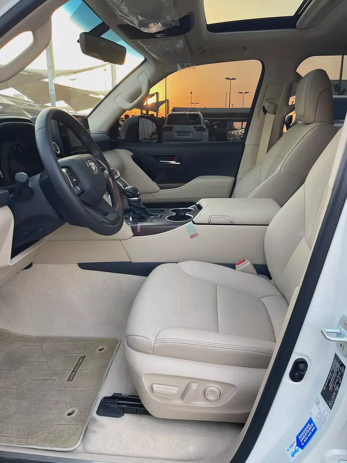 Toyota Land Cruiser GXR 2026 | GCC Specs | Brand New-10-10
