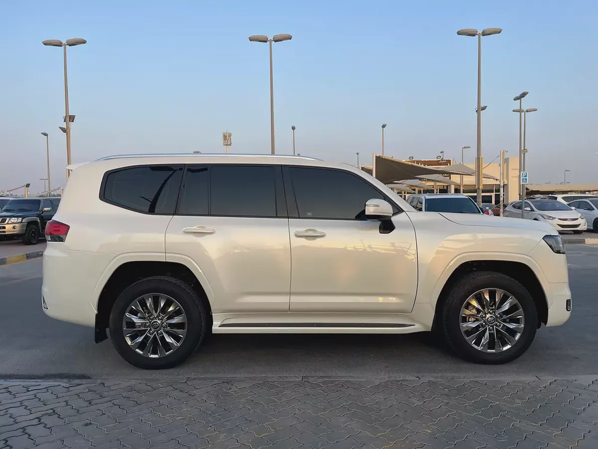 Toyota Land Cruiser GXR 2026 | GCC Specs | Brand New-6-6