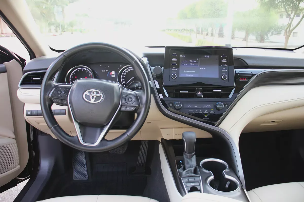 Toyota Camry V6 SE+ 3.5L GCC! Panorama! We arrange bank loan!-14-14