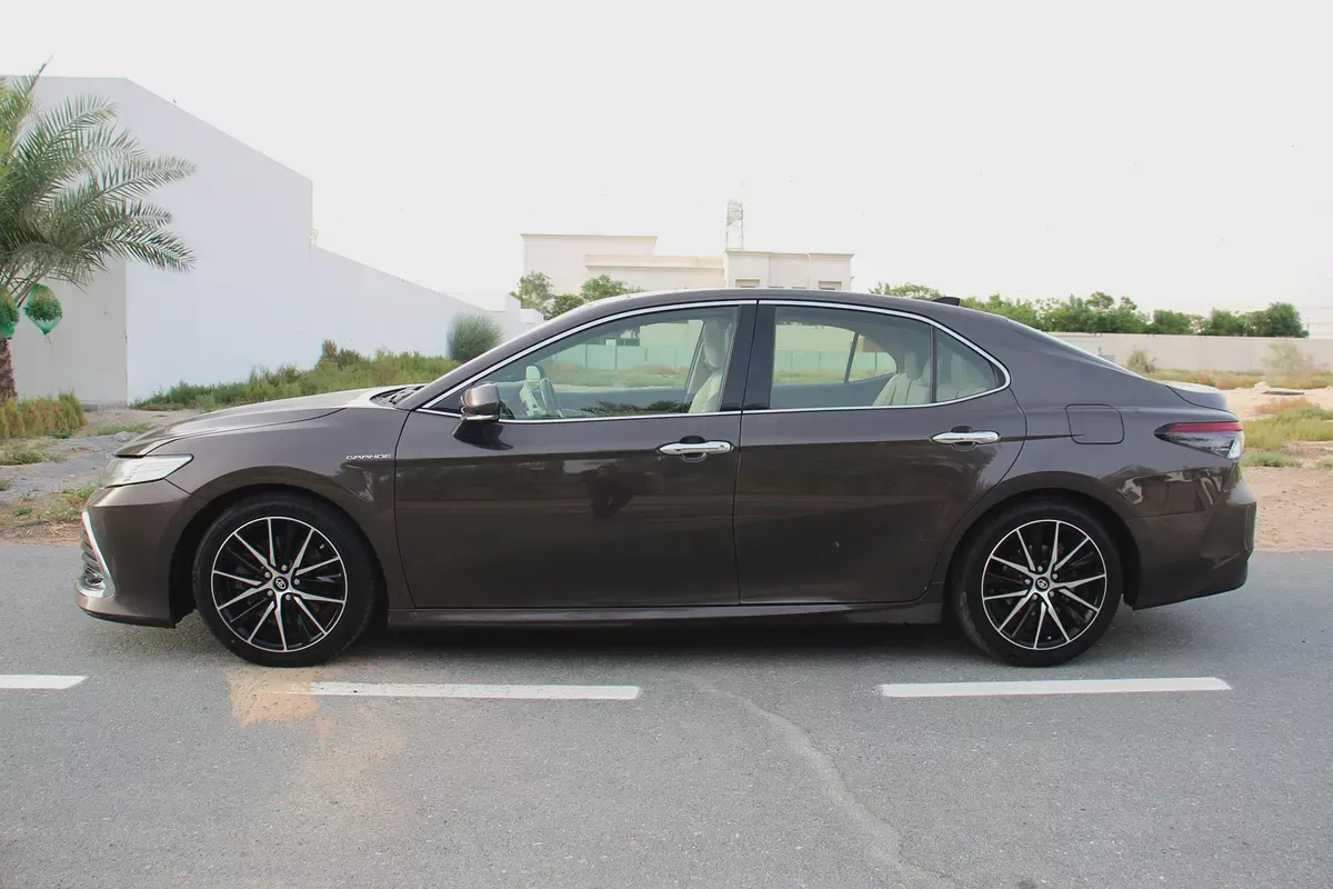Toyota Camry V6 SE+ 3.5L GCC! Panorama! We arrange bank loan!