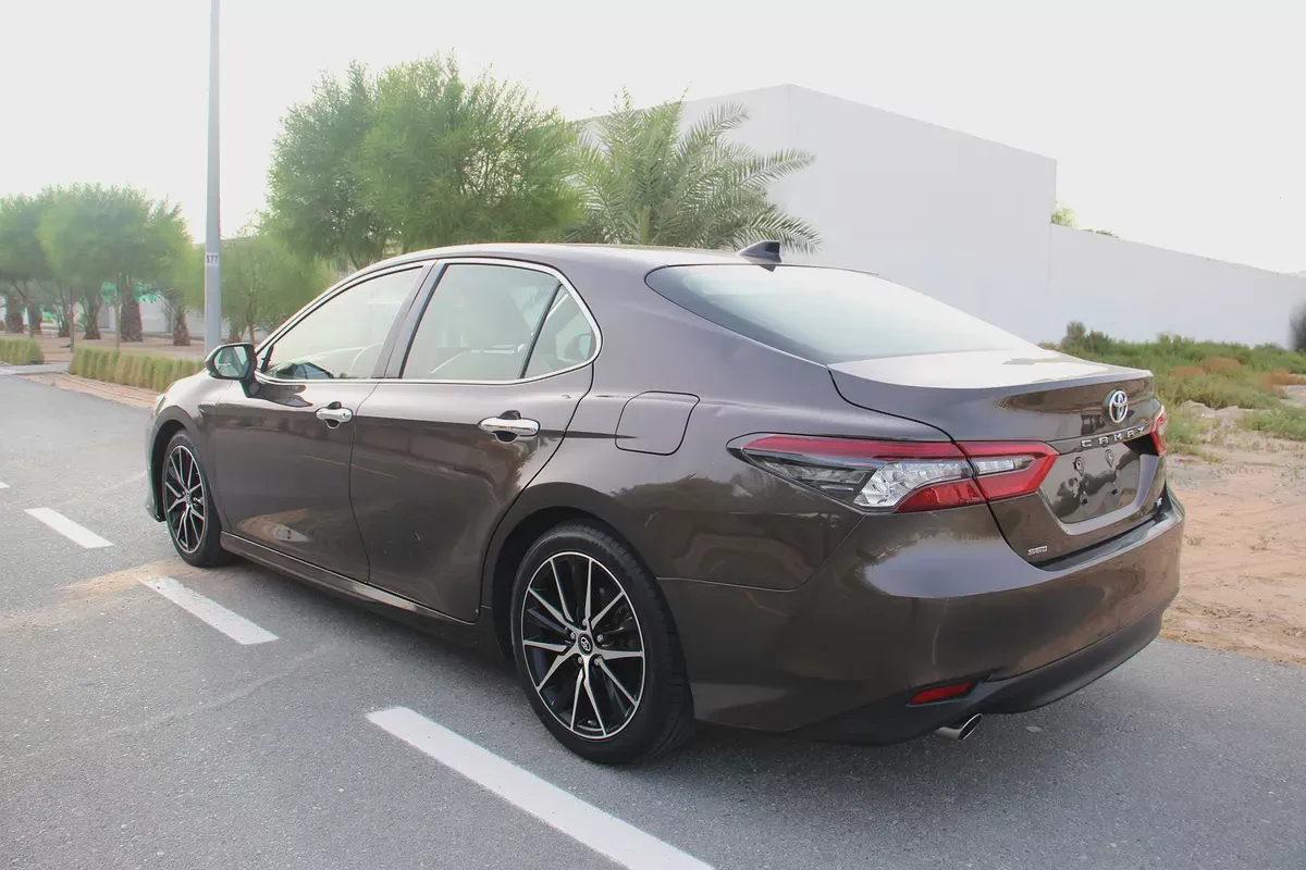Toyota Camry V6 SE+ 3.5L GCC! Panorama! We arrange bank loan!-1-1