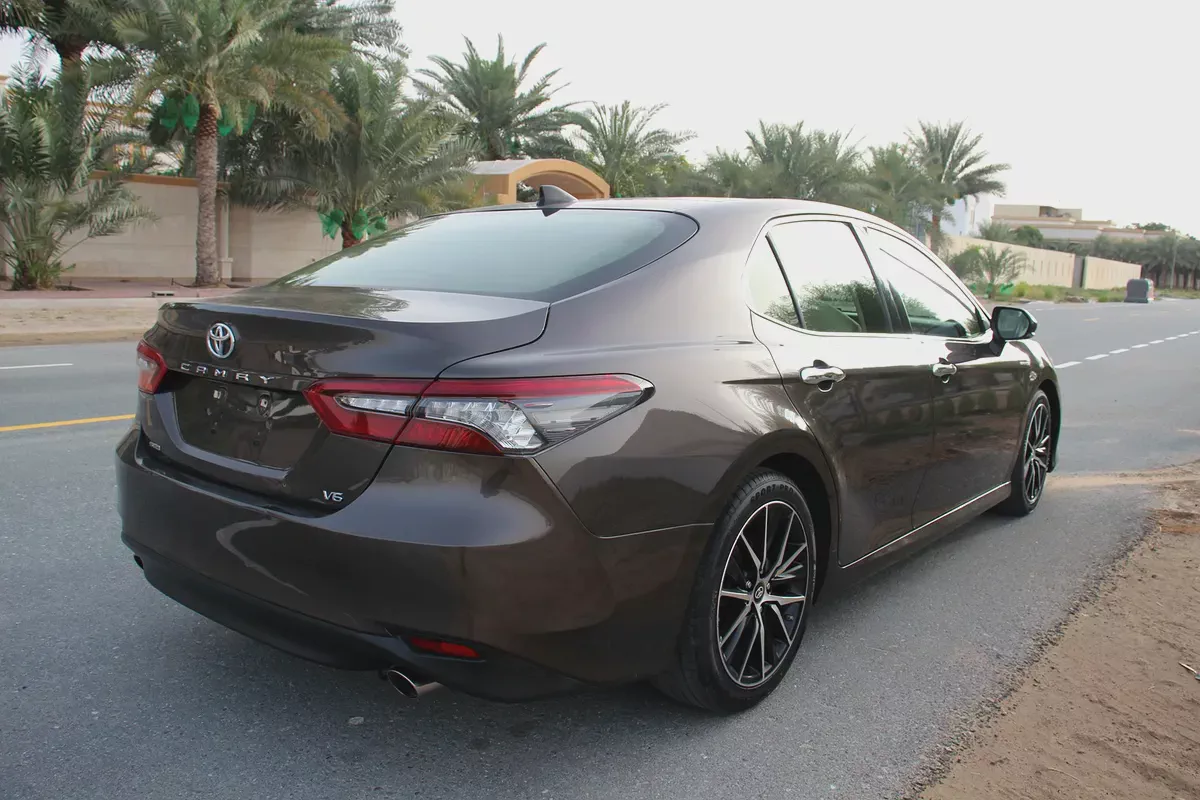 Toyota Camry V6 SE+ 3.5L GCC! Panorama! We arrange bank loan!-4-4