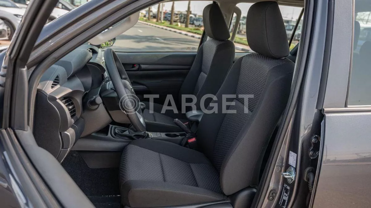 Toyota Hilux SGLX Toyota Hilux 2.4L AT Full option 2024-9-0
