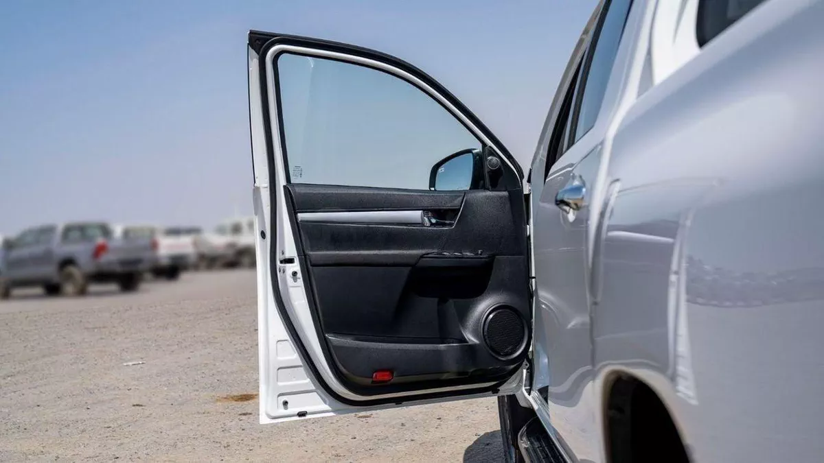 Toyota Hilux SGLX Toyota Hilux 2.4L AT Full option 2024-8-0