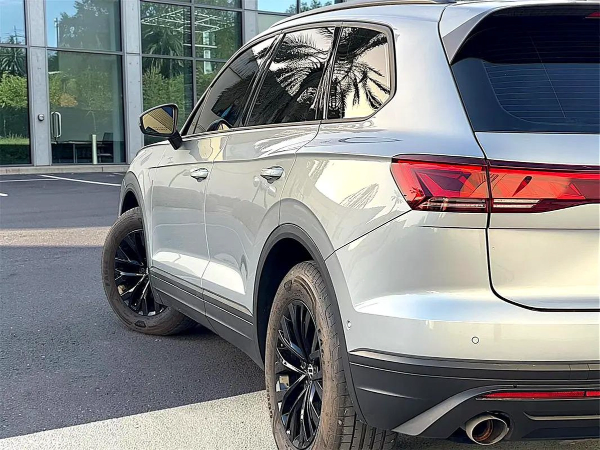 2025 Volkswagen Touareg Trendline - GCC Specs - Brand New! Under warranty-4-4
