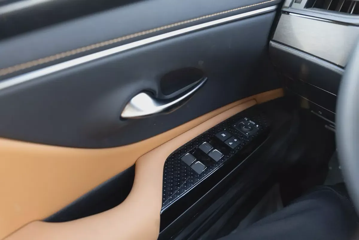 Brand New 2025 Lexus ES 300h | GCC Specs | Luxury Hybrid-11-11