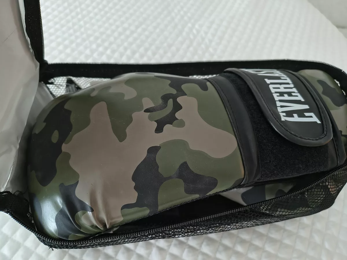 Boxing gloves
