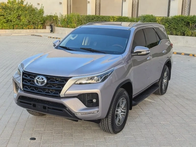 Toyota Fortuner 2017 Facelifted 2026 V4 2.7L EXR GCC Specs In Excellent Condition-1