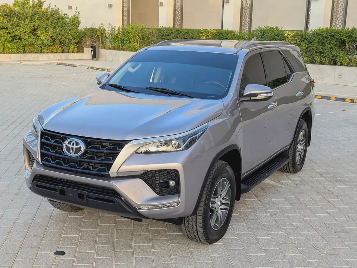 Toyota Fortuner 2017 Facelifted 2026 V4 2.7L EXR GCC Specs In Excellent Condition