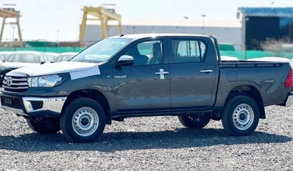 Toyota Hilux Toyota Hilux 2.4L basic option V4 2025