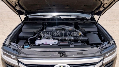 Toyota Land Cruiser VXR LC300 VXR 3.3D AT MY2025-16