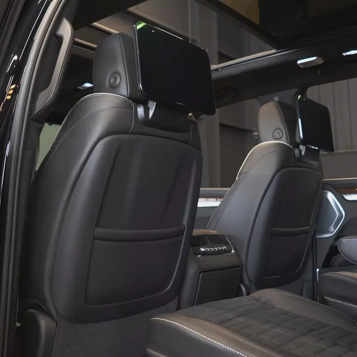 AED 9,965 pm • 0% Downpayment • Escalade Premium Luxury Platinum  • 1 Year Warranty-14-14