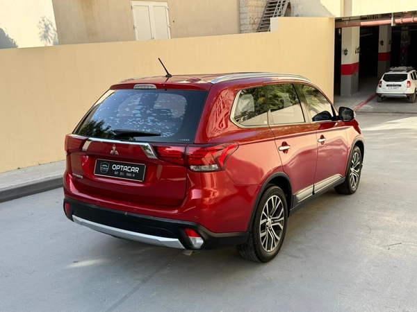 Gulf Specs 2016 MITSUBISHI OUTLANDER GLX 3.0Litre V6 4WD 7-Seater