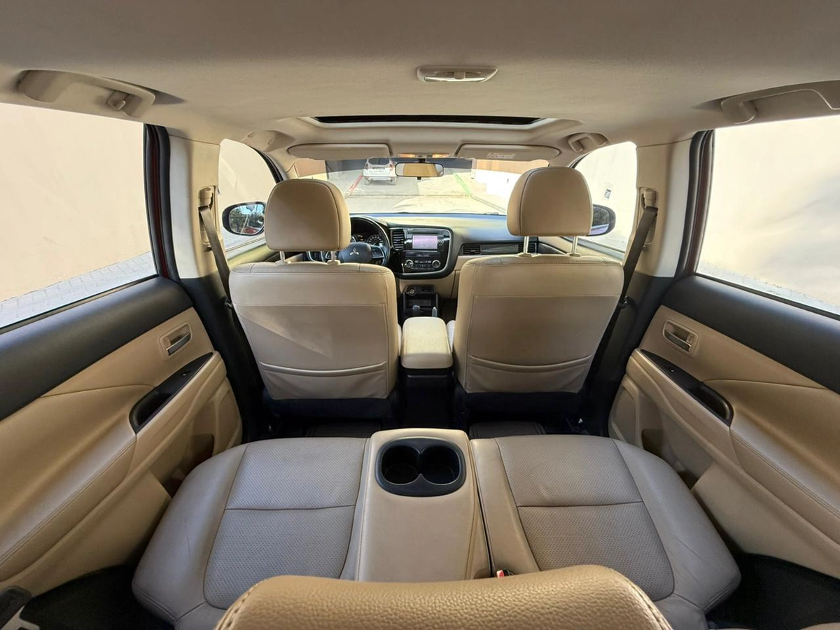Gulf Specs 2016 MITSUBISHI OUTLANDER GLX 3.0Litre V6 4WD 7-Seater-10-10