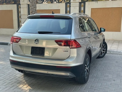 VOLKSWAGEN TIGUAN SE 2.0 TFSI - GCC SPECS - ACCIDENT FREE - FULL SERVICE HISTORY --5