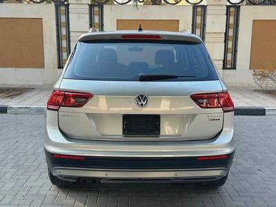 VOLKSWAGEN TIGUAN SE 2.0 TFSI - GCC SPECS - ACCIDENT FREE - FULL SERVICE HISTORY --6