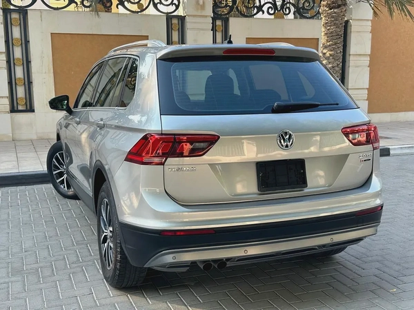 VOLKSWAGEN TIGUAN SE 2.0 TFSI - GCC SPECS - ACCIDENT FREE - FULL SERVICE HISTORY -